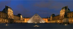 il Louvre di Notte