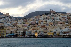panorama di Syeoros dal porto di Hermopili, foto licenza CC