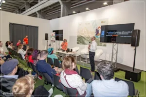 momento premiazione concorso letterario 88.88