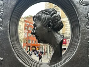 Agatha_Christie_Memorial