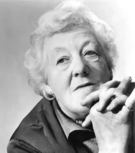 Dame Margaret Rutherford 1960 publicity photo personaggio di Miss Marple di Agatha Christie