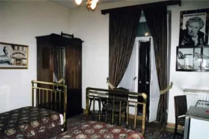 Ulteriori dettagli La camera di Agatha Christie all'Hotel Pera Palas di Istanbul dove scrisse Assassinio sull'Orient Express