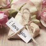cuoricini incartati con scritta i love you