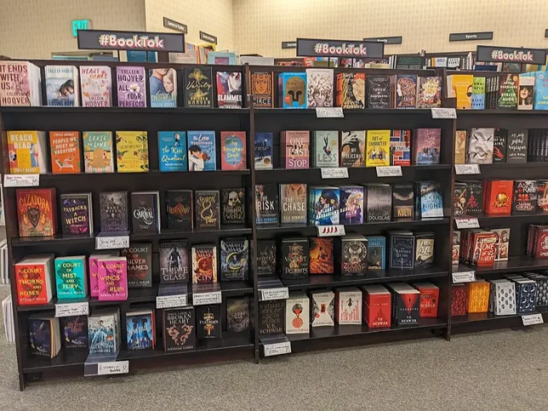 Booktok section, Barnes & Nobel, The Grove, Hollywood, Los Angeles, California, USA.jpg