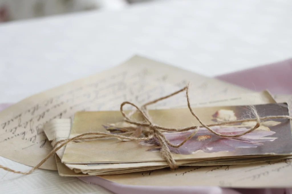 lettera scritta a mano con fiorellini