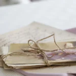 lettera scritta a mano con fiorellini
