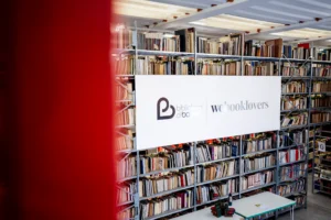 scaffali di libri