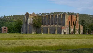 abbazia di San Galgano vicino si trova la spada nella roccia