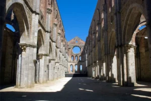 interno abbazia san Galgano