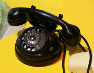 Telefono anni sessanta in bachelite