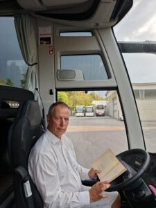 A km 0 la libreria che viaggia in autobus. Foto gentilmente concessa da Valerio Lovera