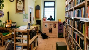 interno della casa dei libri senza prezzo