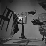 I sogni nell'arte: Salvador Dalí nella fotografia surreale Dalí Atomicus di Philippe Halsman