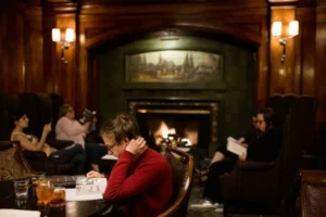 silent book club persone che leggono
