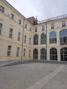 palazzo Cuneo interno ex ospedale ora biblioteca
