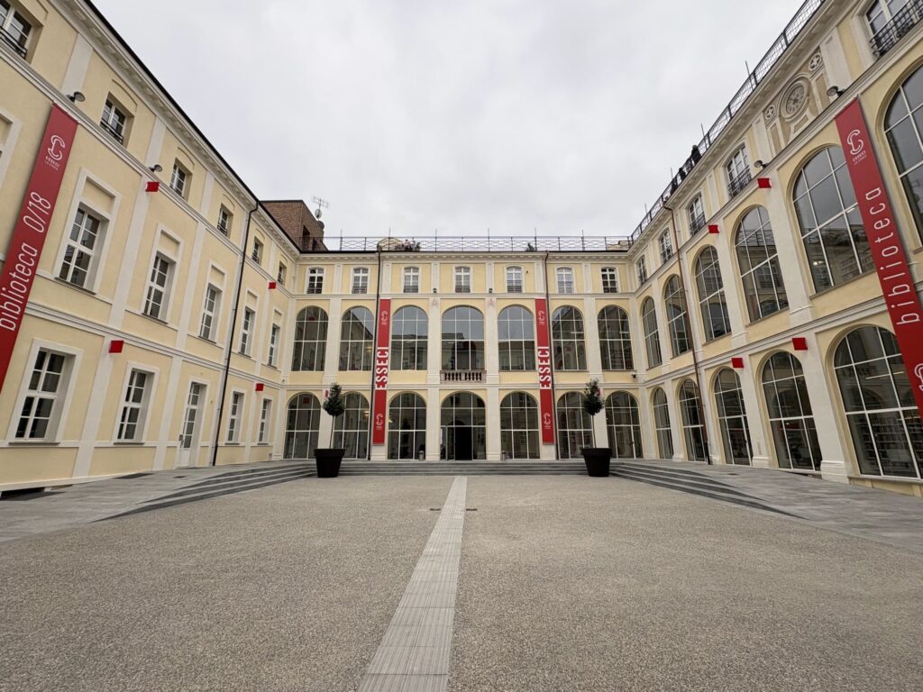 Esseci Cuneo visione del cortile